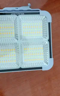 پروژکتور اضطراری خورشیدی