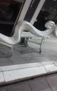 آینه‌ی کنسول در حد نو سفید بدون ترک و شکستگی