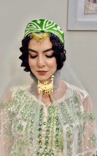 خدمات تخصصی زلف و میکاپ