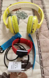 ساعت Fitbit با هدفون wireless