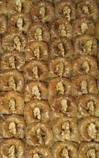 باقلوای گردویی