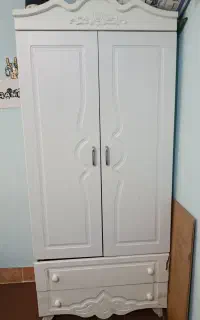 تخت و کمد