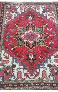 یک حفت فرش زرنیم بااندازه یک ونیم دریک و۱۰سانتیمتر