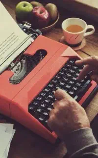 نویسنده و پژوهشگر