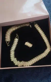 گردنبند و دستبند رنگ ثابت