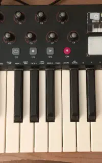 میدی کیبورد M-Audio OXYGEN25