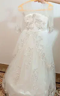 لباس عروس نوجوان، ۲عدد