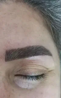 میکروبلیدینگ ابرو (تخفیف به مدت محدود)