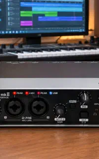 کارت صدا اشتنبرگ UR22 MK2