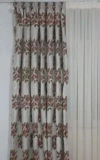شال کنار پرده شیک