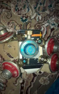 ترازوی کششی ۵۰ کیلو وچند عدد لگلاتور پرسی