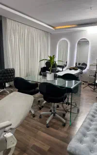 اجاره لاین های زیبایی به افراد متخصق