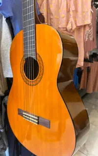 گیتار یاماها c40