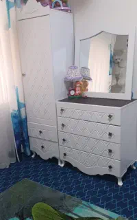 دراور و اینه و کمد
