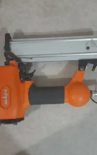 میخکوب بادی یا منگنه کوب