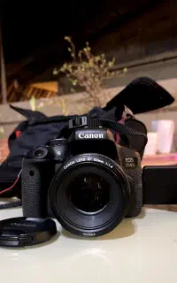 canon 750D با لنز پرتره