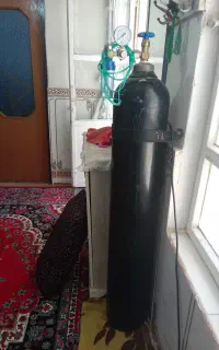 کپسول اکسیژن با متعلقات استفاده بیمار