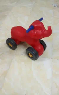 فیل اسباب بازی