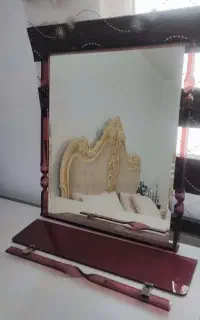 آینه دستشویی کاملا سالم و تمیز در حد نو