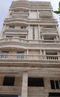 اپارتمان ۸۰ متر.طبقه سوم جلو .املاک آتش برگ