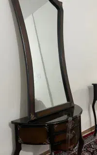 آیینه وکنسول