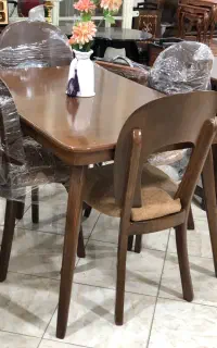 میز غذاخوری مدل نعل اسبی