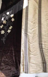 دو ست پرده ترک برای دو پنجره