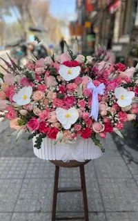 باکس گل طبیعی و سبد گل مصنوعی به سلیقه دلخواه