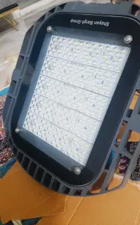پرژکتور بزرگ وقوی