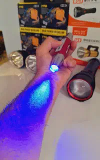 چراغ قوه uv سنگ شناسی یووی 8 حالته p70