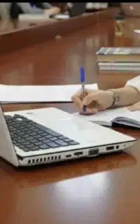 آموزش کارآموز خانم برای دفتر پیشخوان