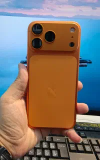 17 pro max نارنجی