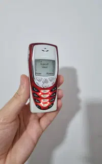 نوکیا 8310 فوق کلکسیونی