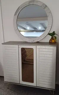 کنسول و آینه