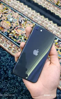آیفون se 2020