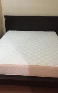 تخت دو نفره با جنس عالی سالم در حد نو