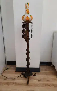 اباژور فرفورژه ایستاده