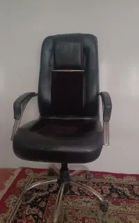 دو عدد صندلی چرخ دار (اداری وخانگی)