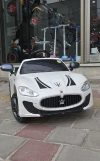 ماشین شارژی مازراتی