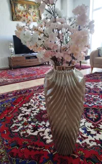 گلدان کاملا تمیز بدون شکستگی