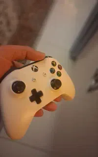 دسته Xbox one s در حد آک