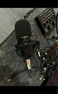 میکروفون استودیویی مدل BM800 به همراه کارت صدا V8