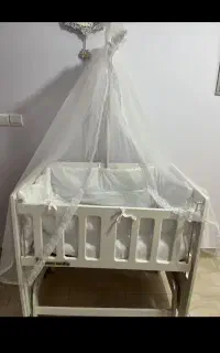 تخت وگهواره نوزاد
