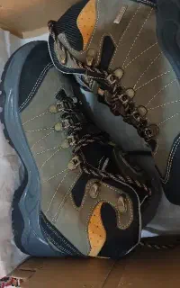 کفش کوهنوردی سیمپا
