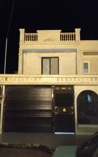 نیازمند شاگرد کاشی کار داخل ساختمان