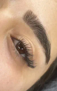 اکستنشن مژه و لیفت مژه و ابرو با قیمت استثنایی