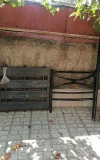 تخت فلزی