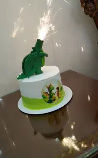 پخت انواع کیک تولد  حلوا تزیین یخچال عروس یلدا ژله