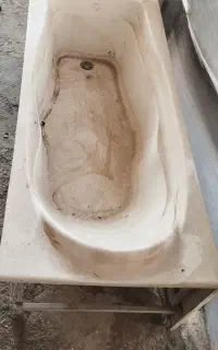 وان حمام به همراه شاسی فلزی وان