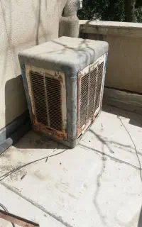 کولر آبی ۳۵۰۰ سالم بهمراه چهار پایه